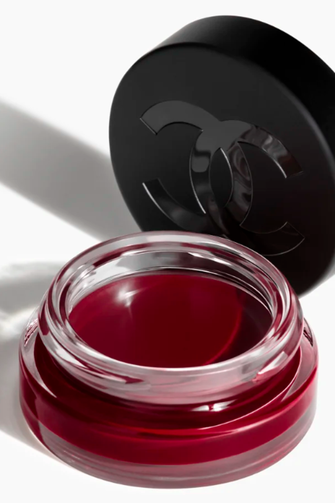 Borůvková tvářenka, CHANEL, 1330 Kč
Borůvková tvářenka, CHANEL, 1330 Kč