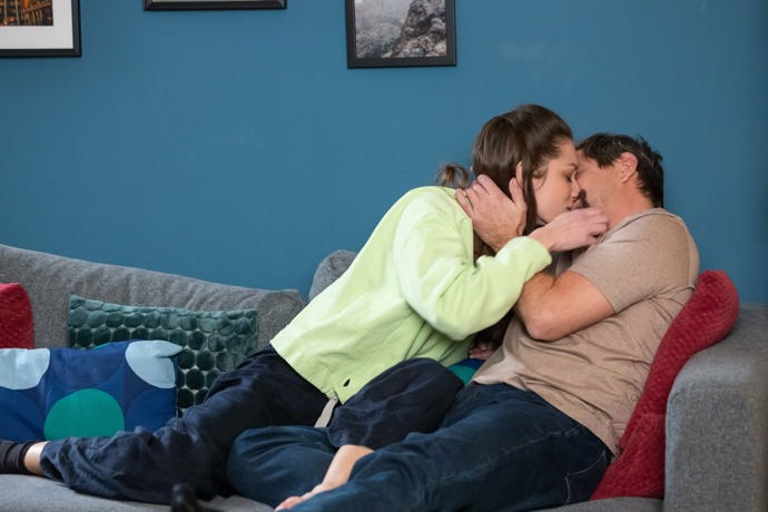 Nekonečný seriál Ulice sleduje dramatické osudy několika spřátelených rodin žijících v sousedství
Nekonečný seriál Ulice sleduje dramatické osudy několika spřátelených rodin žijících v sousedství
