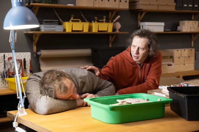 Nekonečný seriál Ulice sleduje dramatické osudy několika rodin žijících v sousedství
