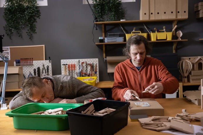 Nekonečný seriál Ulice sleduje dramatické osudy několika rodin žijících v sousedství
