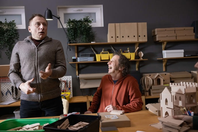 Nekonečný seriál Ulice sleduje dramatické osudy několika rodin žijících v sousedství
