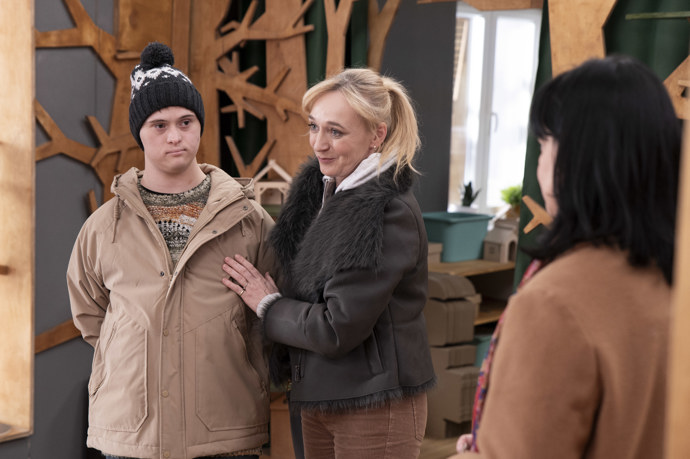 Nekonečný seriál Ulice sleduje dramatické osudy několika rodin žijících v sousedství
