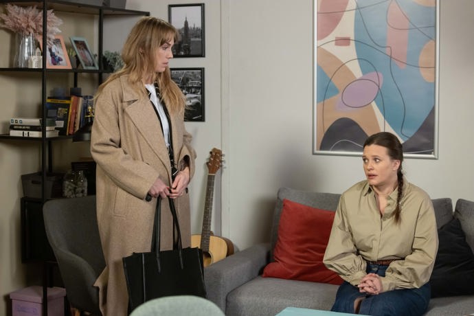 Nekonečný seriál Ulice sleduje dramatické osudy několika spřátelených rodin žijících v sousedství
