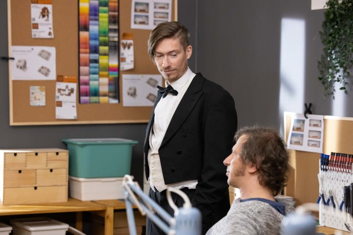 Nekonečný seriál Ulice sleduje dramatické osudy několika spřátelených rodin žijících v sousedství
