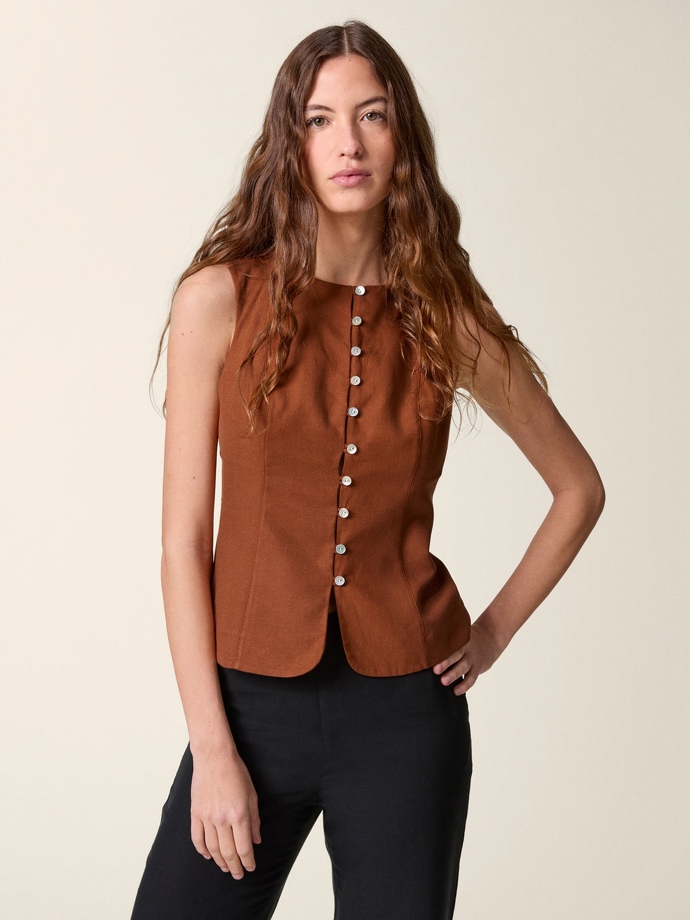 Vesta, Rouje, 135 eur
