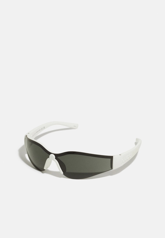 Gucci, 7430 Kč, zalando.cz
Gucci, 7430 Kč, zalando.cz