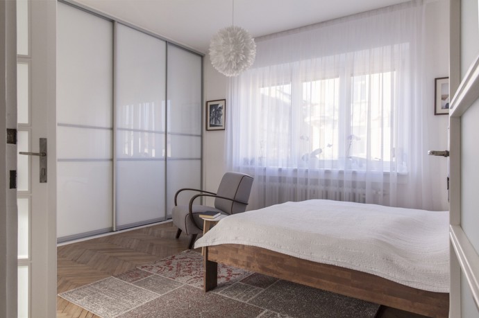 Unikátní řešení dětského pokoje, který si holky okamžitě zamilovaly – promyšlený design, ve kterém má každá svůj svět. Příběh interiéru, kde láska k detailu, promyšlený úložný prostor a březová překližka dělají zázraky.
Unikátní řešení dětského pokoje, který si holky okamžitě zamilovaly – promyšlený design, ve kterém má každá svůj svět. Příběh interiéru, kde láska k detailu, promyšlený úložný prostor a březová překližka dělají zázraky.