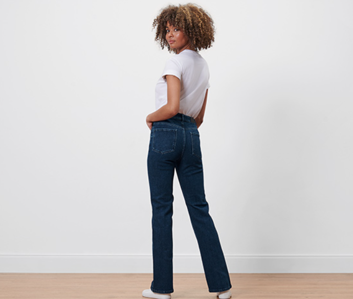 Džíny bootcut Tchibo, 699 Kč
Džíny bootcut Tchibo, 699 Kč