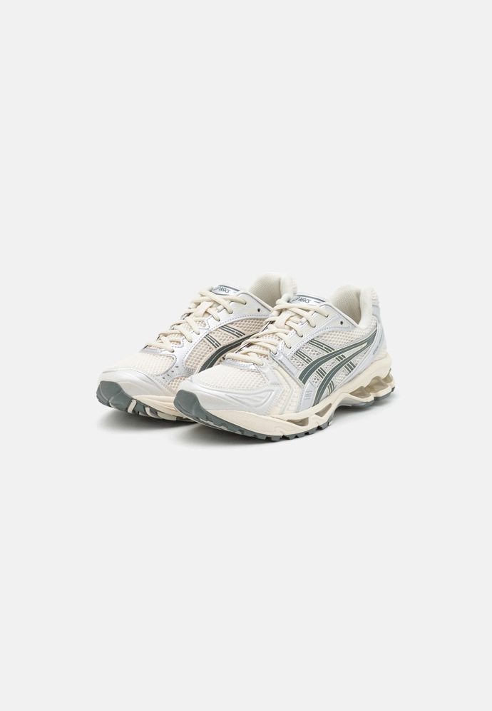 Bílé tenisky, Asics Gel-Kayano 14, 3840 Kč
