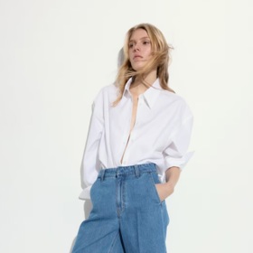 Džínové bermudy s puky, H&M, 599 Kč
