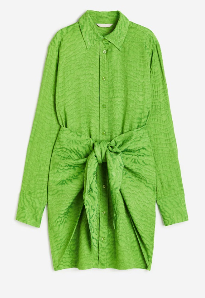 Dlouhá košile s vázačkou, H&M, 599 Kč

