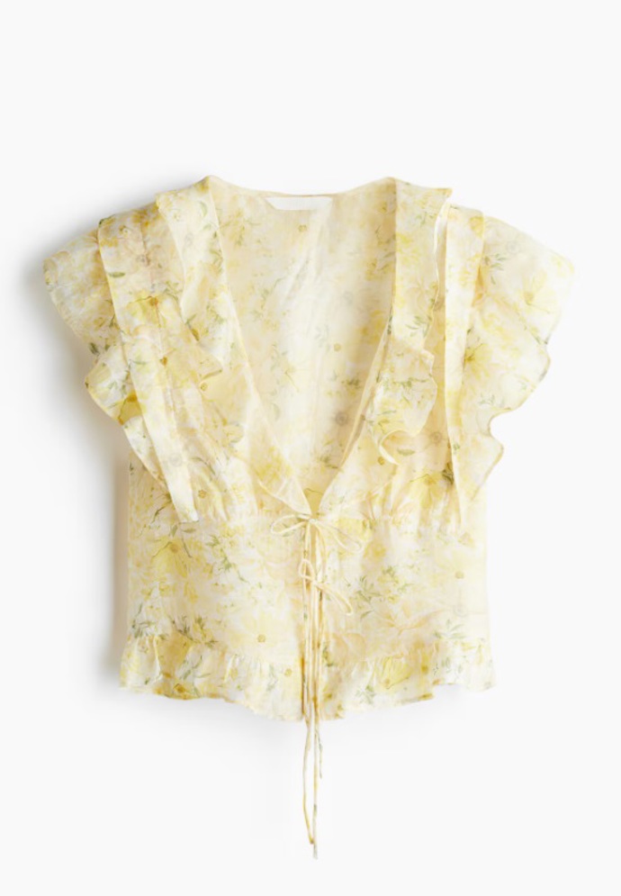 Lehká halenka lemovaná volánky, H&M, 359 Kč
