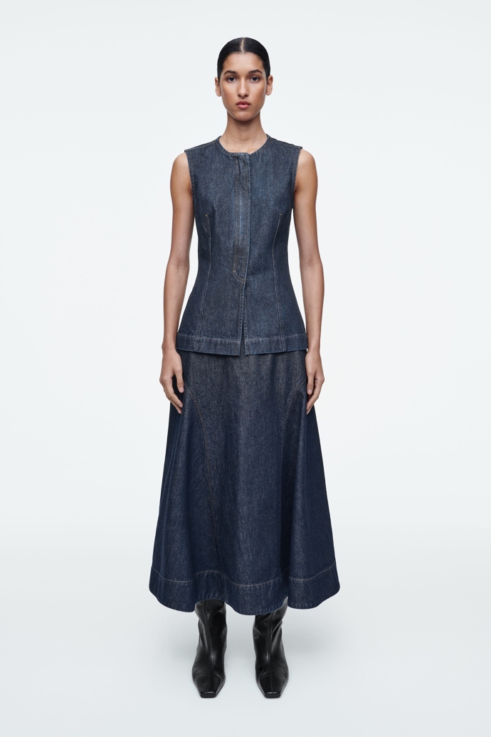 Cos, 115 eur
