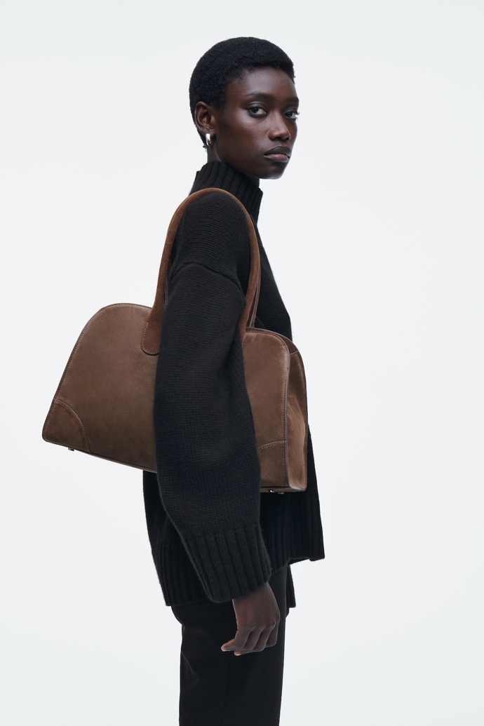 Cos, 225 eur
Cos, 225 eur