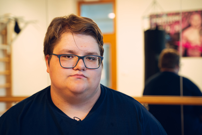 Jenže to není poprvé, kdy se o podobnou věc pokouší. Jeho nevlastní otec mu už proto ani nevěří a do pořadu vůbec nepřijde.
Jenže to není poprvé, kdy se o podobnou věc pokouší. Jeho nevlastní otec mu už proto ani nevěří a do pořadu vůbec nepřijde.