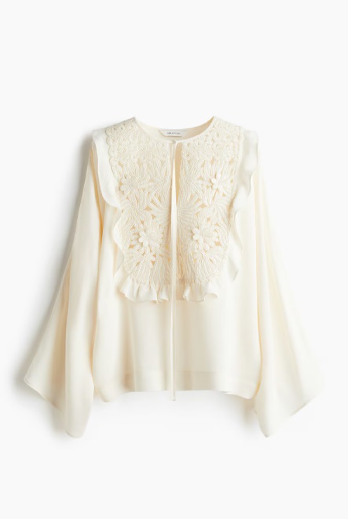 Halenka s výšivkou, H&M, 1 319 Kč
