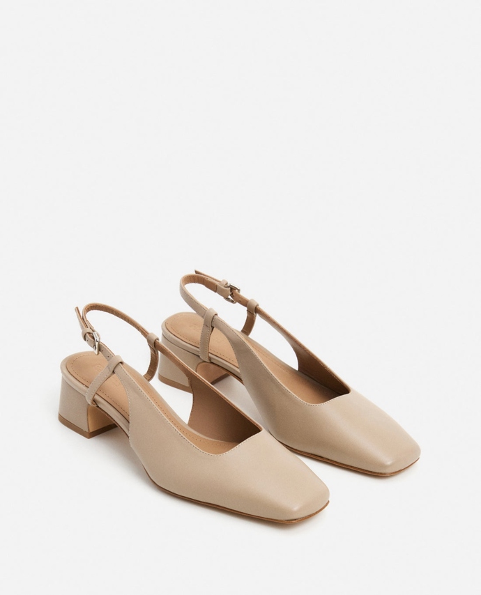 Flattered, 245 eur
