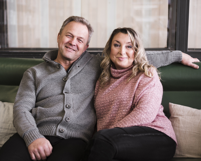 Paní Sabina byla s manželem nešťastná. Nekomunikovali spolu, měli problém si sednout a říct si, co každý z nich celý den dělal. V takovém manželství logicky nechtěla dál pokračovat. Měl raději psa než ji samotnou.
Paní Sabina byla s manželem nešťastná. Nekomunikovali spolu, měli problém si sednout a říct si, co každý z nich celý den dělal. V takovém manželství logicky nechtěla dál pokračovat. Měl raději psa než ji samotnou.