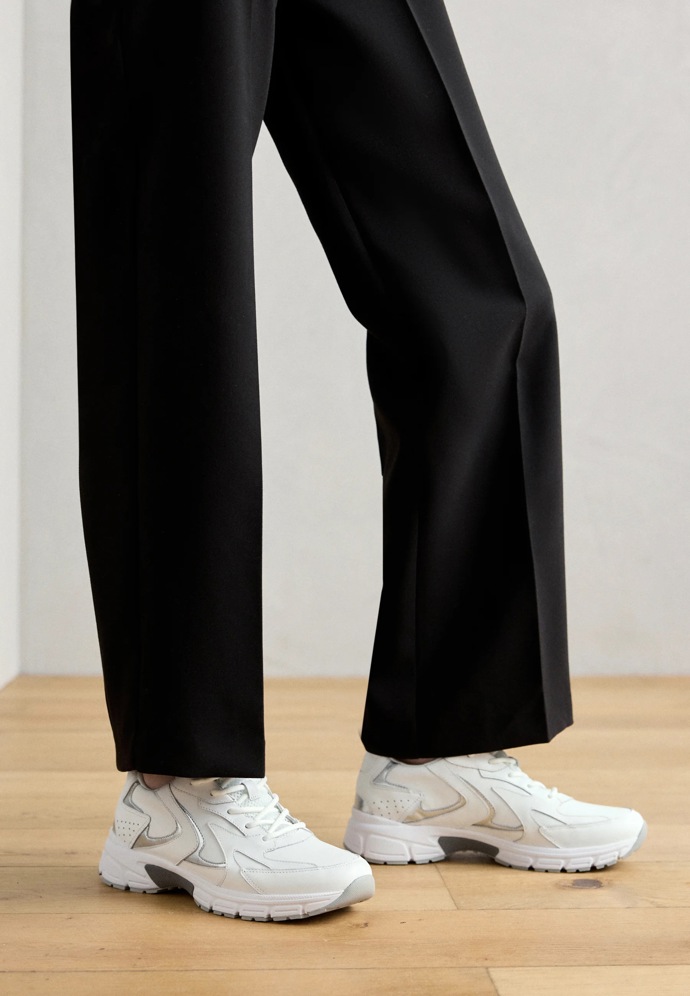 Bílé tenisky, Gabor Comfort, 3195 Kč
