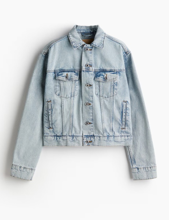 Krátká džínová bunda, H&M, 629 Kč
