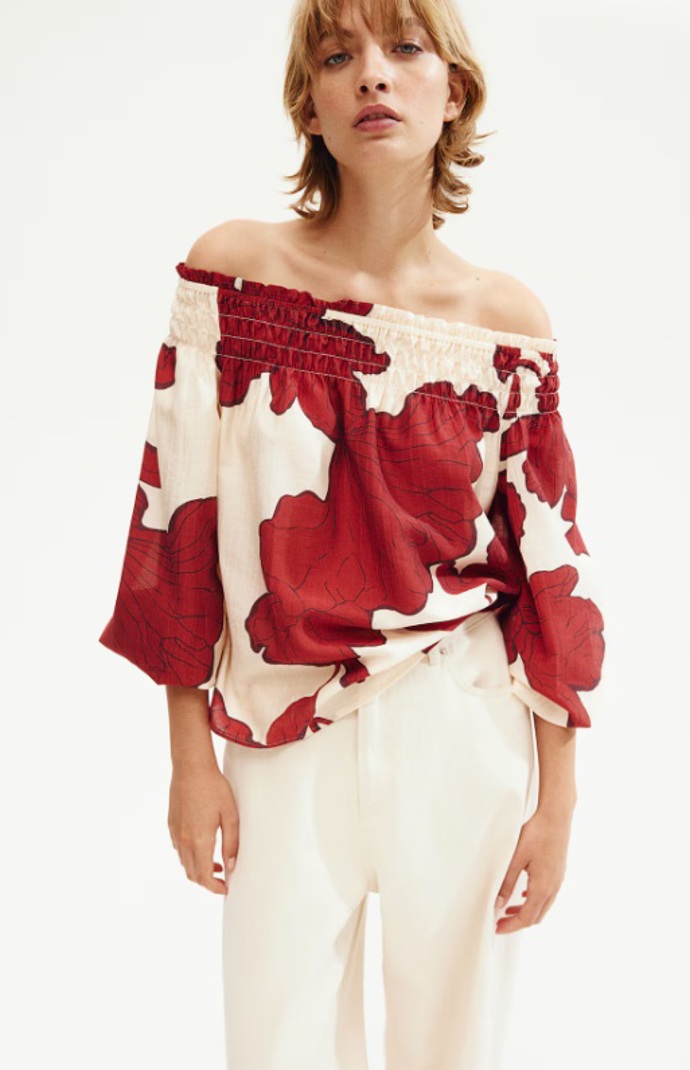 Halenka s odhalenými rameny, H&M, 429 Kč
