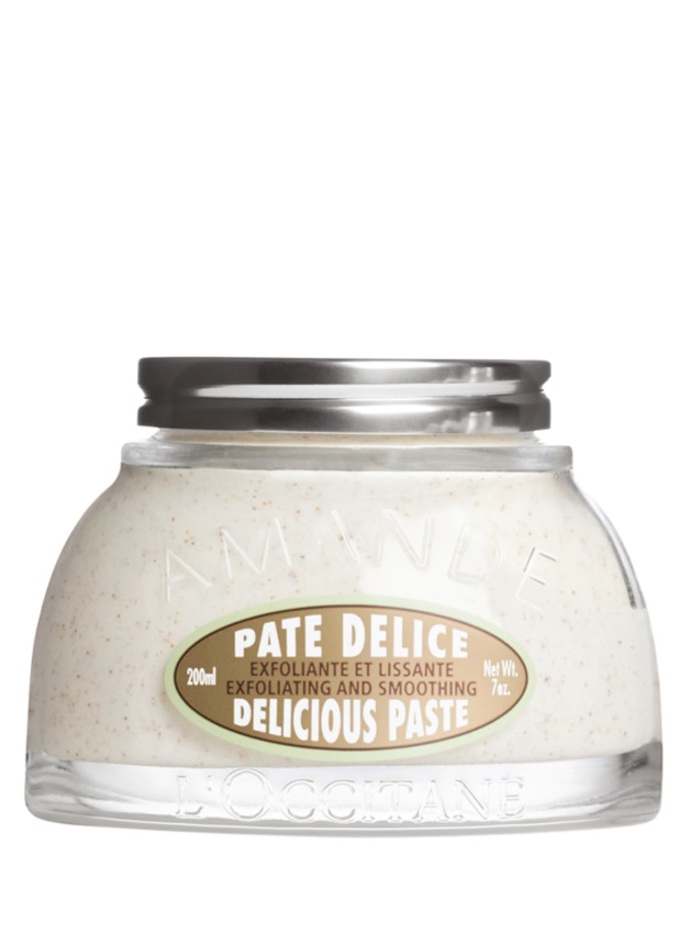 L'OCCITANE tělový peeling, Breuninger, 1 079 Kč
