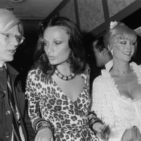 Diane von Furstenberg s Andy Warholem v New Yorku v roce 1974
