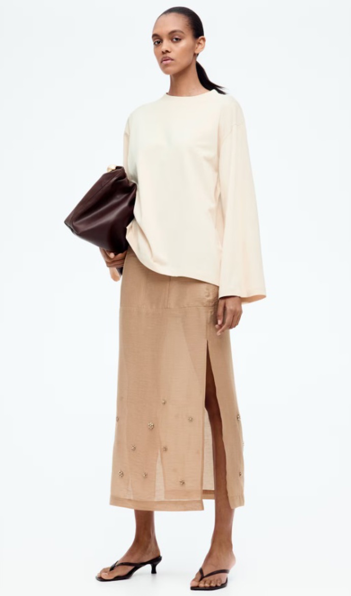 Lehounká zdobená sukně, H&M, 959 Kč
