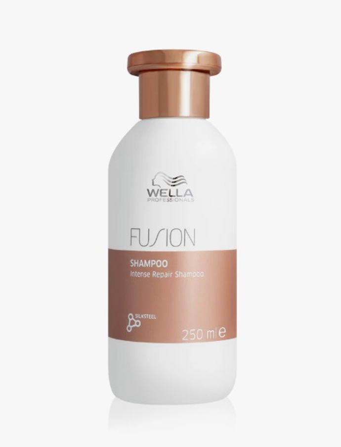 Regenerační šampon pro barvené a poškozené vlasy, Wella Professionals, 292 Kč
