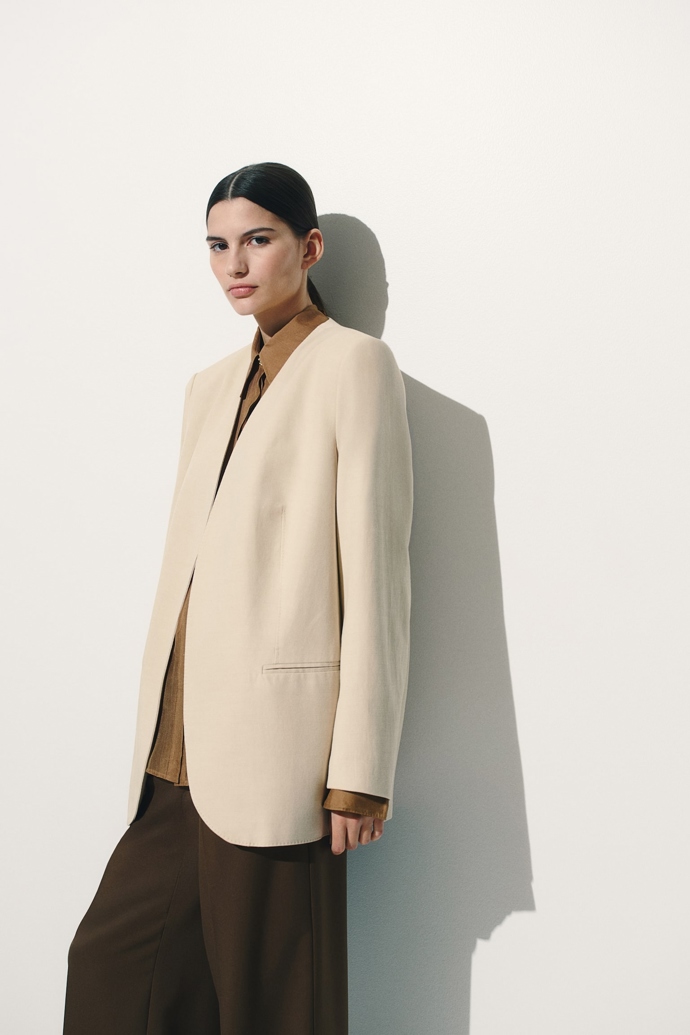 H&M, 1199 Kč
