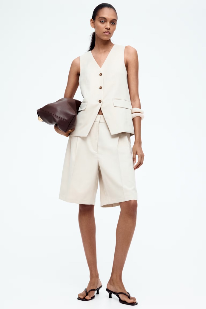 Bermudy, H&M, 719 Kč
Bermudy, H&M, 719 Kč
