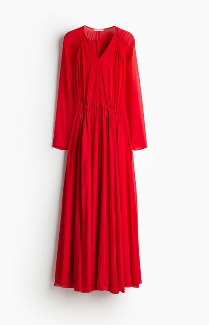 Dlouhé šifonové šaty, H&M, 1 459 Kč
