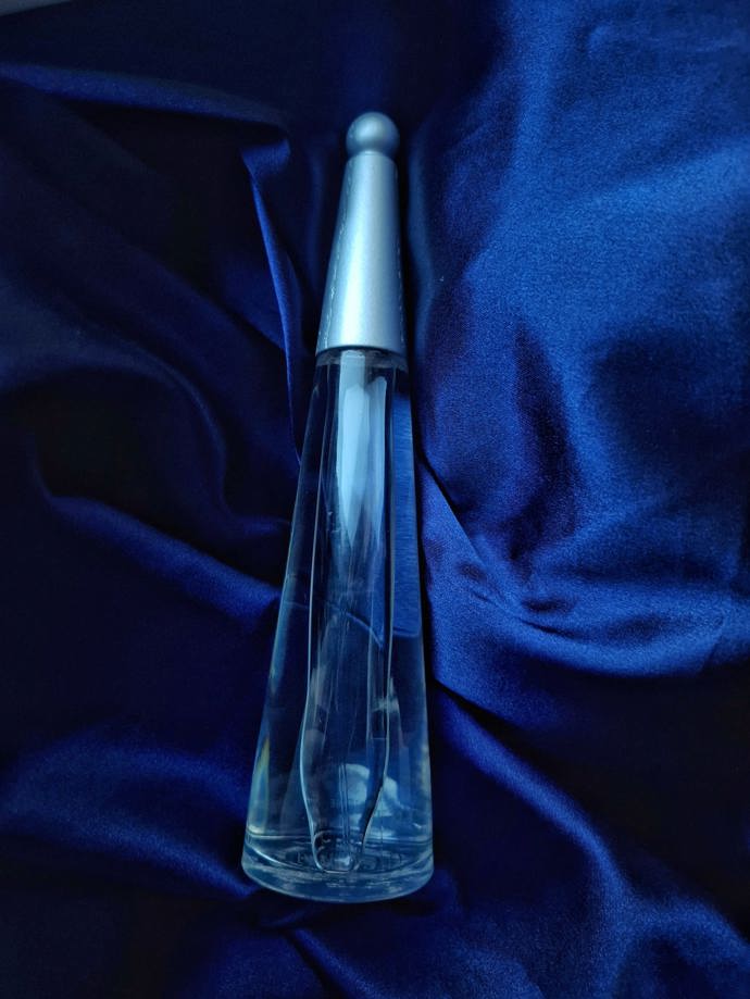 Issey Miyake – L’Eau d’Issey Intense, 50 ml 3100 Kč
