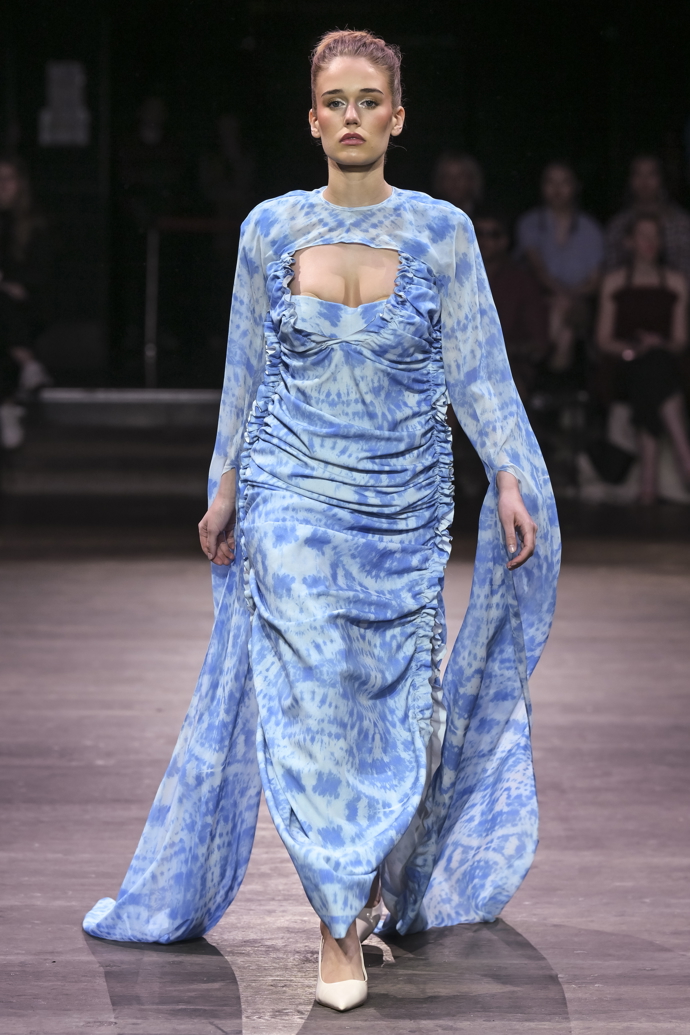 Model Adély Michálkové vynesla v rámci soutěže Mattoni Young Fashion Stars herečka Jasmína Houf

