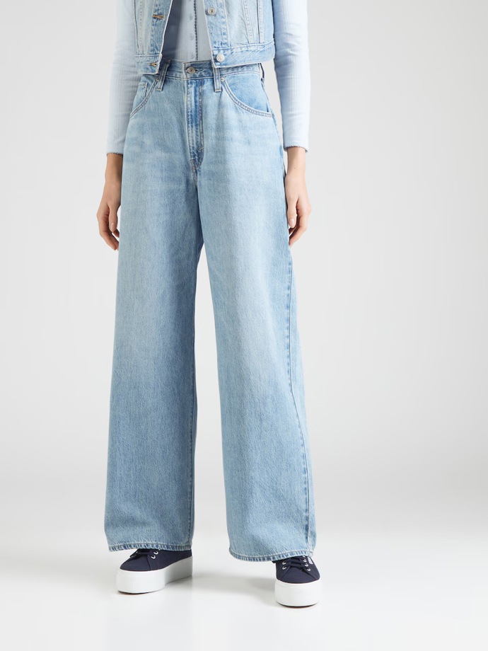 Džíny, Levi's, 1999 Kč
Džíny, Levi's, 1999 Kč