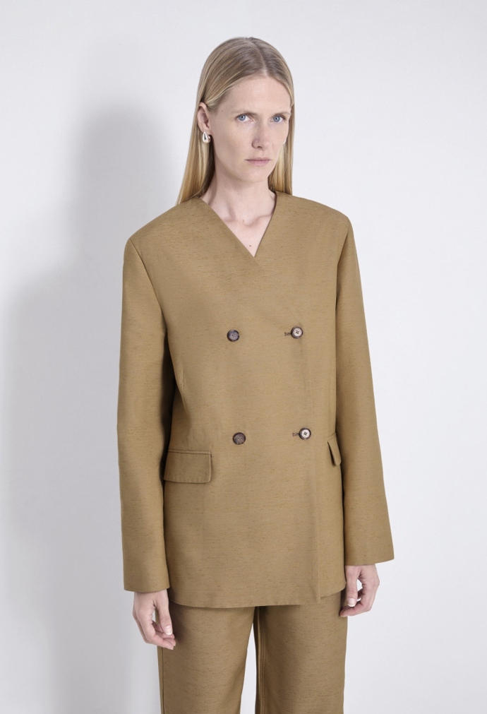 Lou Lou Studio, 490 eur
