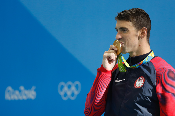 Michael Phelps má neskutečnou sbírku zlatých medailí z olympiád
Michael Phelps má neskutečnou sbírku zlatých medailí z olympiád