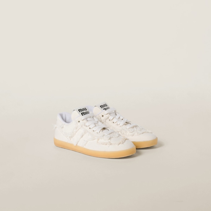Miu Miu, 670 eur

