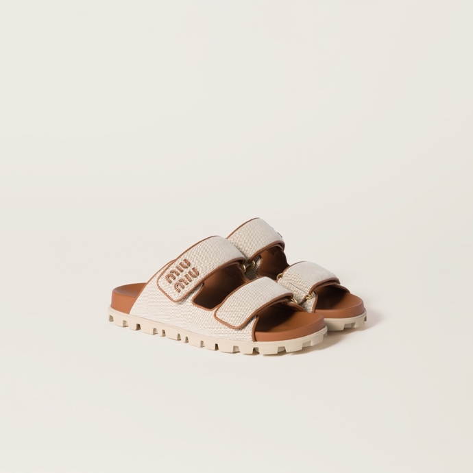 Miu Miu, 890 eur

