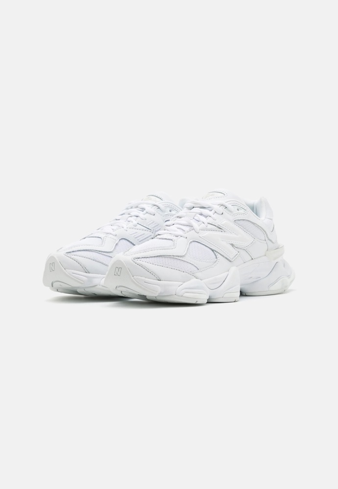Bílé tenisky, New Balance 9060, 4750 Kč

