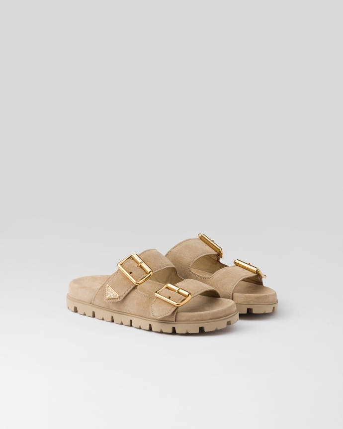 Prada, 24 300 Kč
