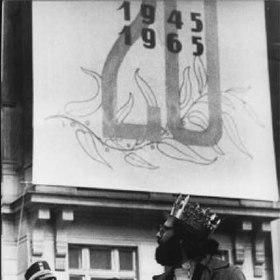 Allen Ginsberg na pražském Majálesu
