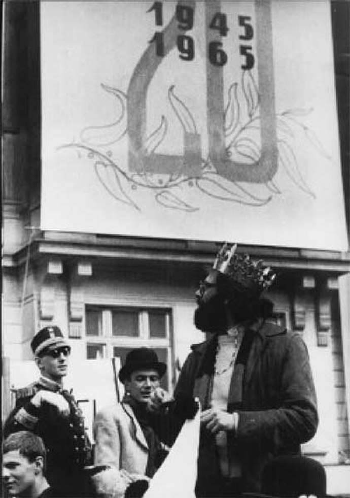 Allen Ginsberg na pražském Majálesu
