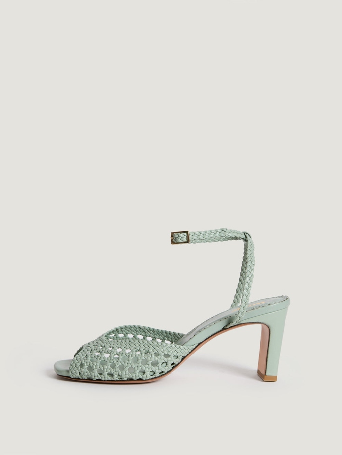 Rouje, 250 eur
