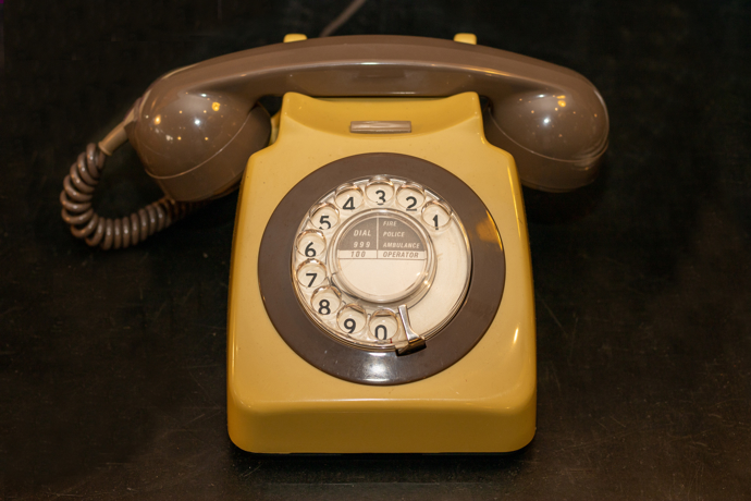 Telefon
