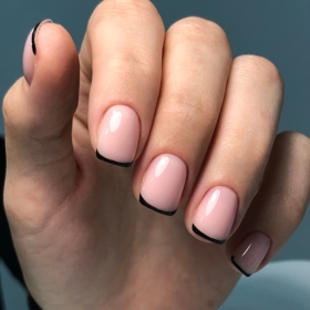 Micro French manikúra
