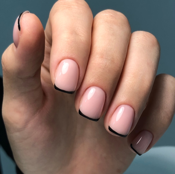 Micro French manikúra
