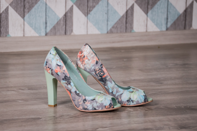 Peep-toe shoes jsou k dostání také ve vzorovaném provedení, které zaujme na první pohled. 
