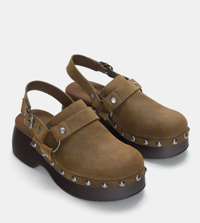 Dřeváky, PULL&BEAR, 1129 Kč
Dřeváky, PULL&BEAR, 1129 Kč