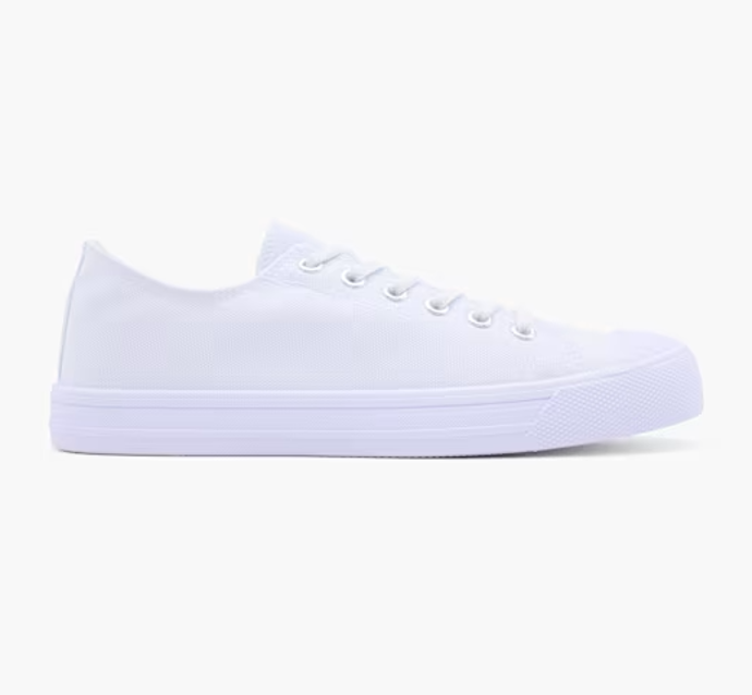 Bílé plátěnky Vty, Deichmann, 399 Kč
Bílé plátěnky Vty, Deichmann, 399 Kč